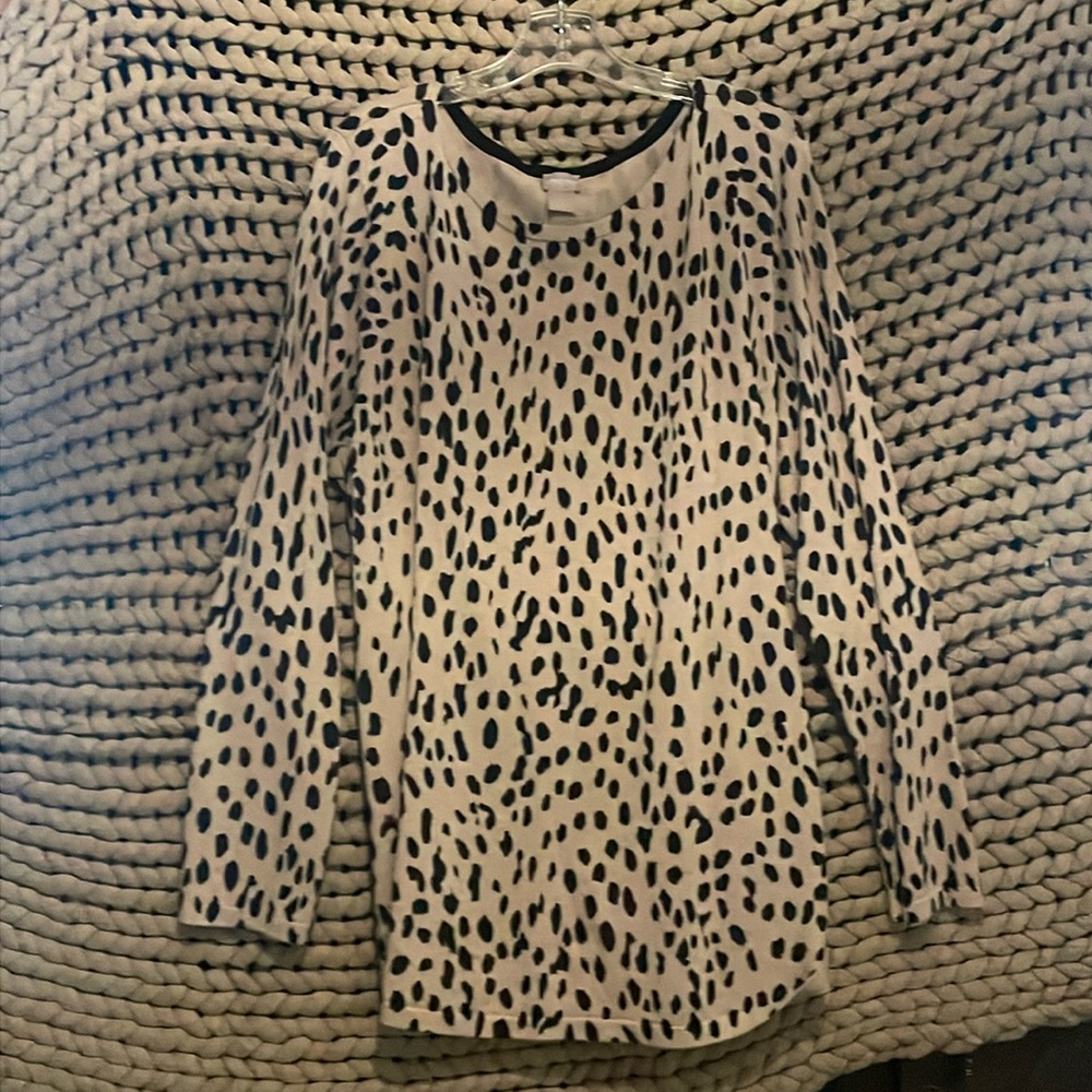 Women’s blouse/ sweater